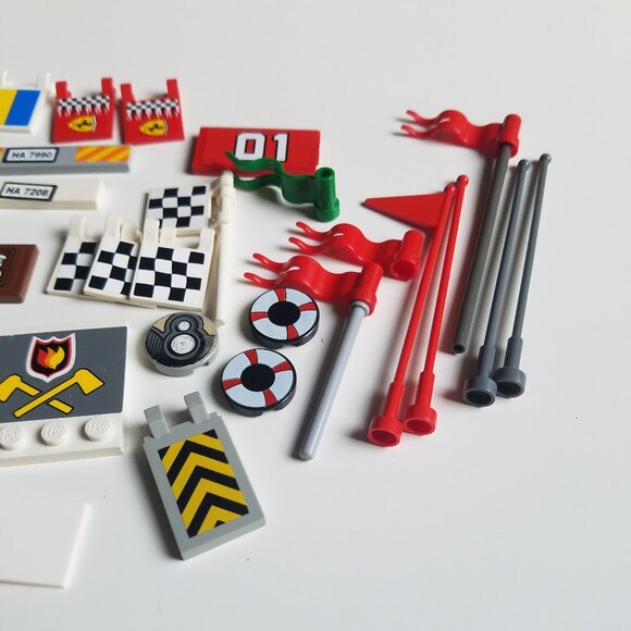 Lego Signs, Flags & More - Picture 4 of 4